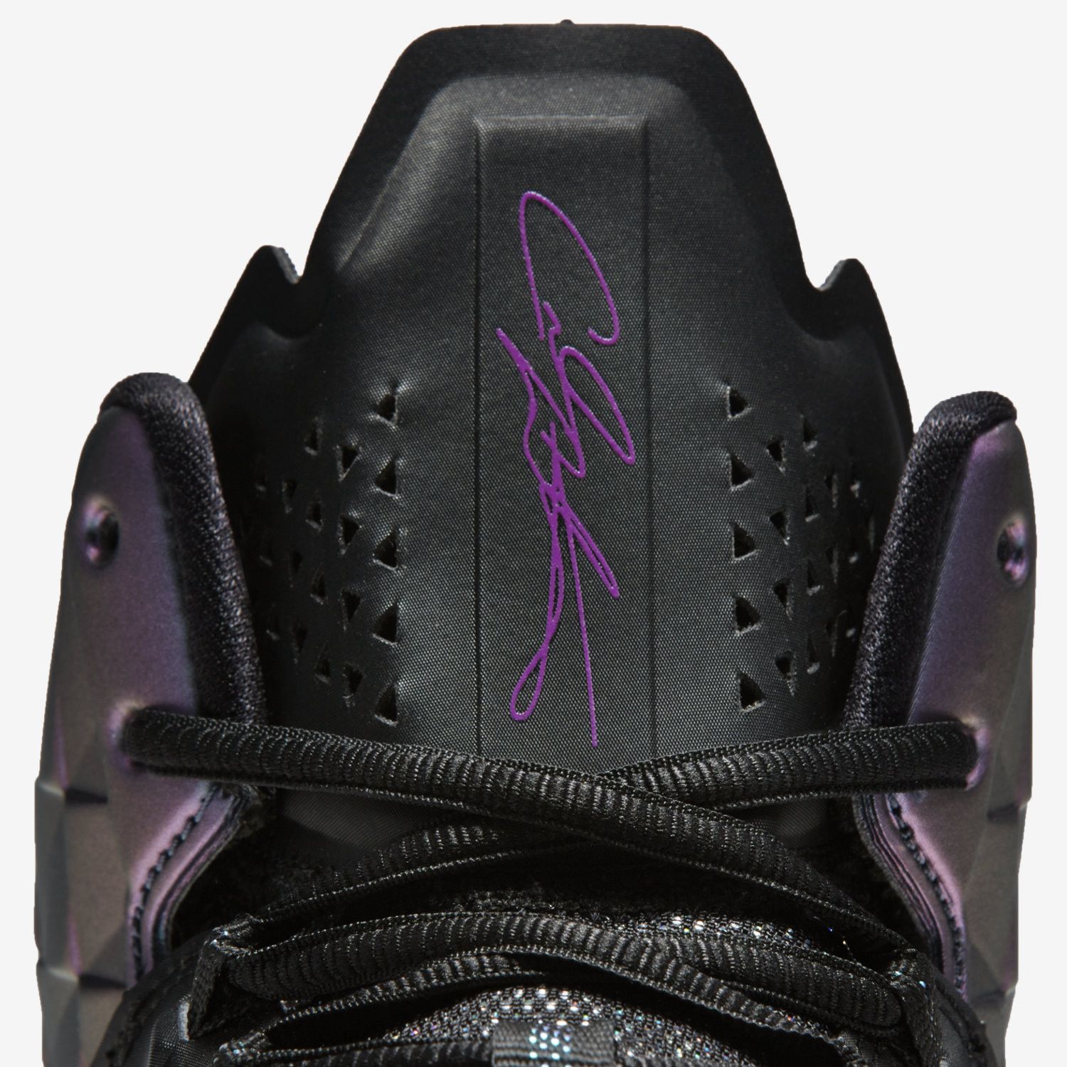 Buy Air Jordan Melo 11 Scarpe. 716227-028