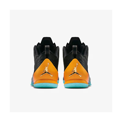 Jordan Melo M11 Black/Metallic Gold ‘Bright Ctrs ‘Lsr