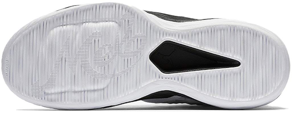 Air Jordan Melo M13 Blanco/Oro Metálico 'Negro' 881562-131 Details for Air Jordan Melo M13 Blanco/Oro Metálico 'Negro' 881562-131