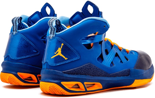 에어 조던 멜로 M9 '닉스' 농구화 551879-409 Lookbook 에어 조던 멜로 M9 '닉스' 농구화 551879-409