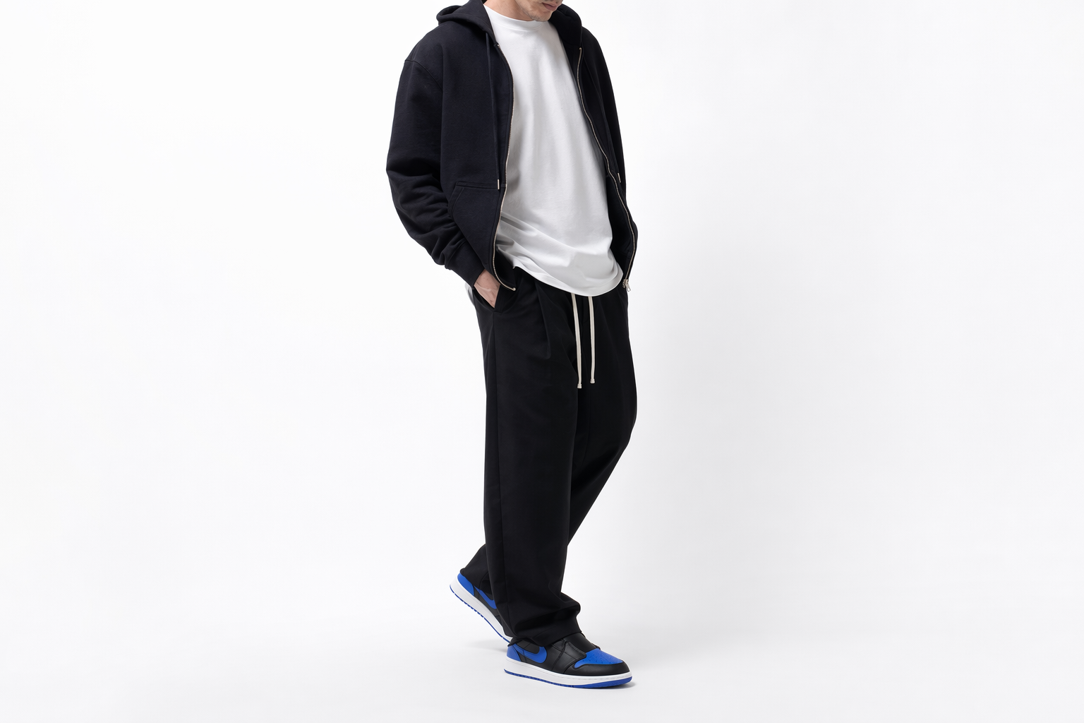 Order Air Jordan Mules ''Zwart Wit Royal'' FJ1214-002