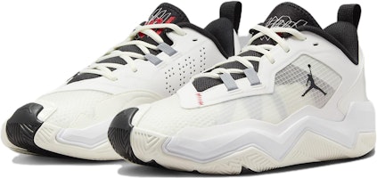 에어 조던 원 테이크 4 PF '세일 울프 그레이' DZ3339-106 Lookbook 에어 조던 원 테이크 4 PF '세일 울프 그레이' DZ3339-106