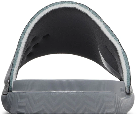 Air Jordan Play Slide ''Cool Grey Photon Dust'' Sandale DC9835-001 Sizing Air Jordan Play Slide ''Cool Grey Photon Dust'' Sandale DC9835-001