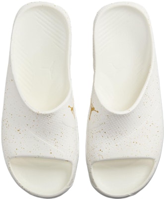 Air Jordan Post Slide 'Sail Emas Metalik' FN5430-107 Lookbook Air Jordan Post Slide 'Sail Emas Metalik' FN5430-107