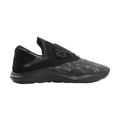 Jordan Relentless 'Black Gym Red'