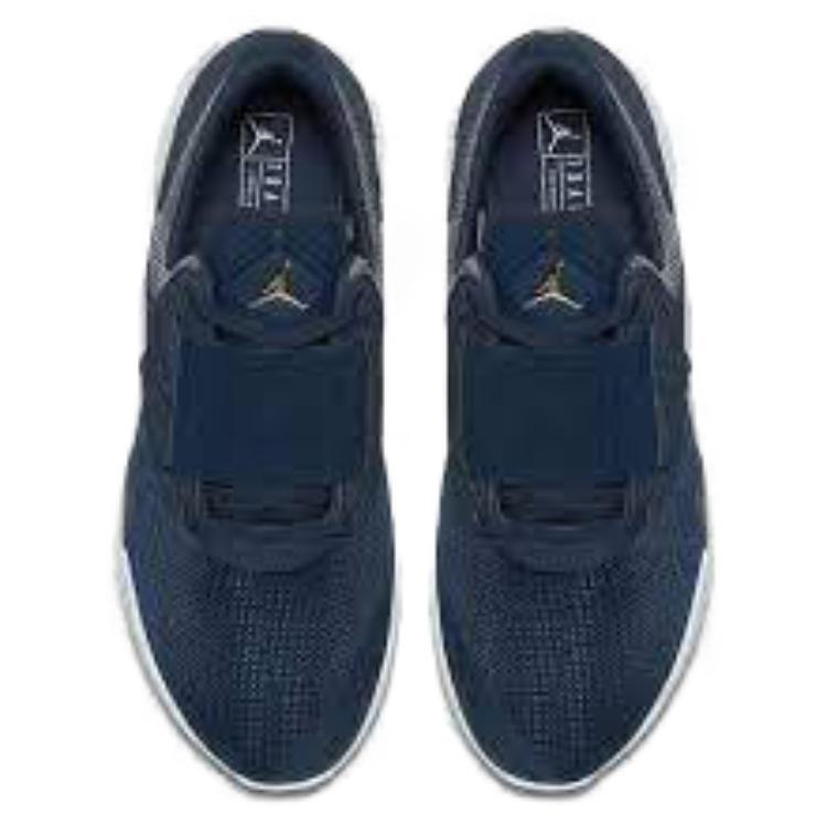 Lookbook Air Jordan Relentless "敬而无畏" AO1930-402