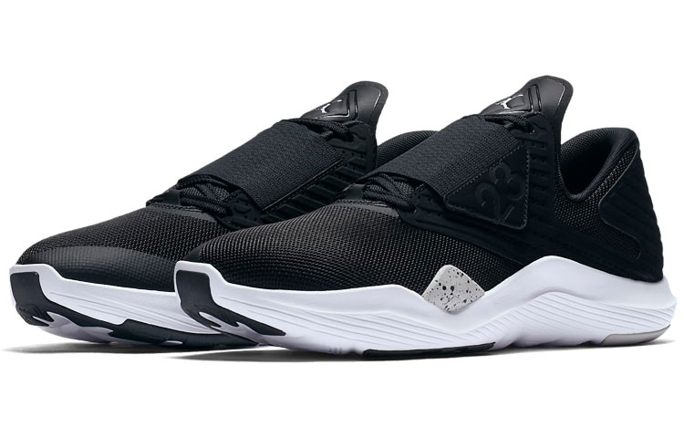 Lookbook Zapatillas Deportivas Air Jordan Relentless Negro/Blanco AJ7990-004