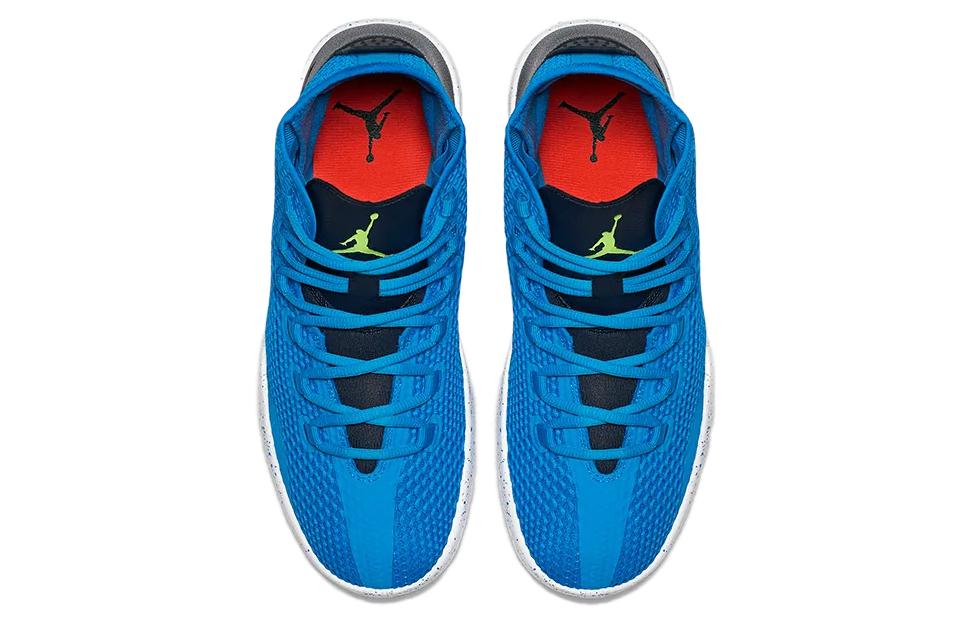 Shop Air Jordan Reveal 'Foto Biru' 834064-406