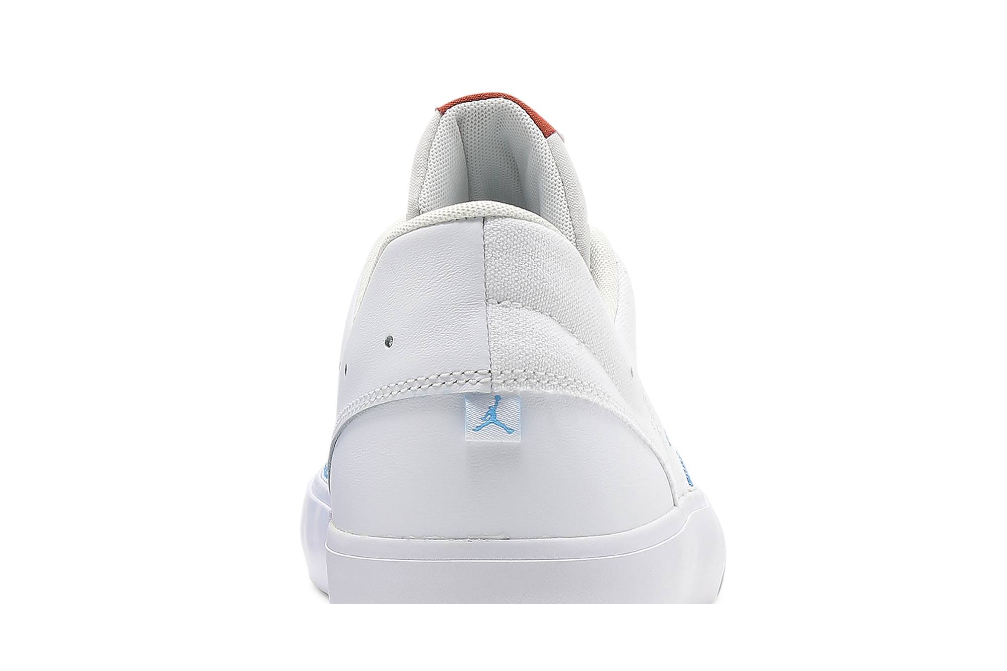 Sizing Air Jordan 系列 .02 '白色 大學藍' DJ0417-100