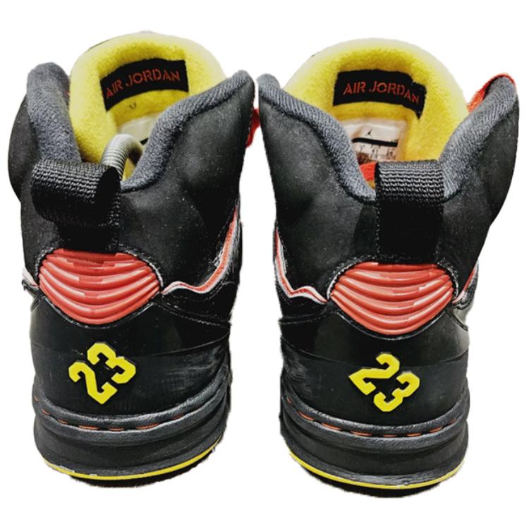 Lookbook Air Jordan Sixty Club ''Grijs Zwart Rood'' 535790-016