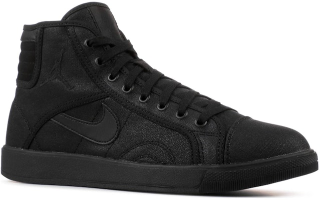 Air Jordan Skyhigh OG Hitam/Hitam 'Black' 819953-010 Lookbook Air Jordan Skyhigh OG Hitam/Hitam 'Black' 819953-010