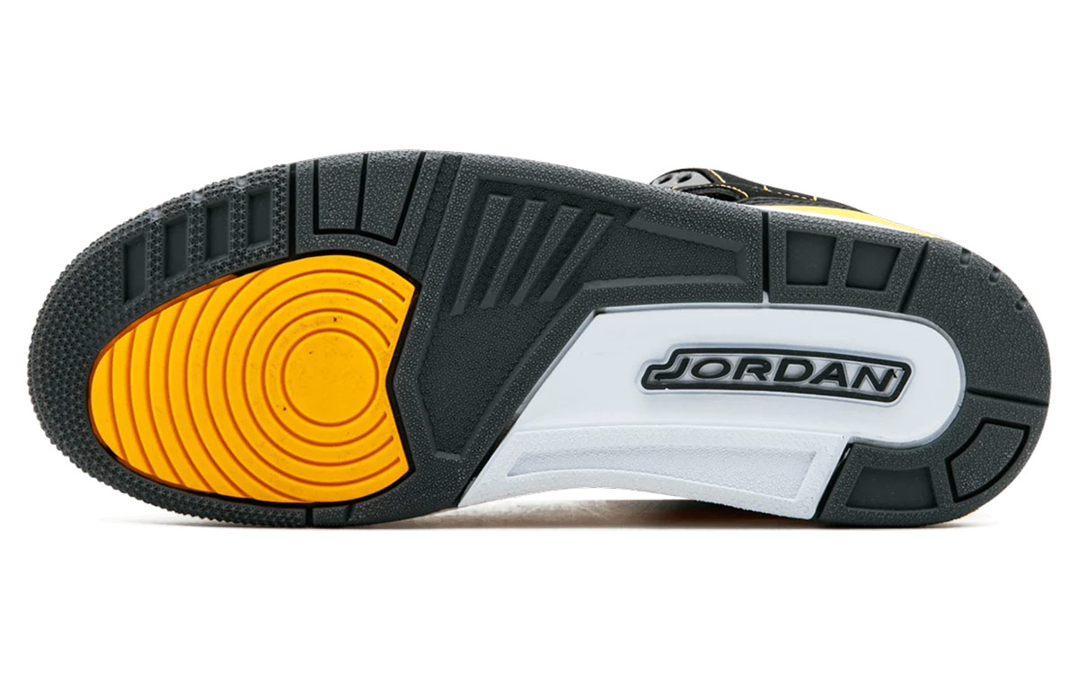 Details for エアジョーダンスパイジーク "黒×ユニバーシティゴールド" 315371-030