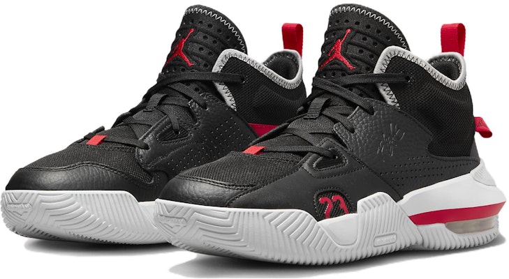 Air Jordan Stay Loyal 2 'Hitam University Merah' DQ8401-006 Lookbook Air Jordan Stay Loyal 2 'Hitam University Merah' DQ8401-006