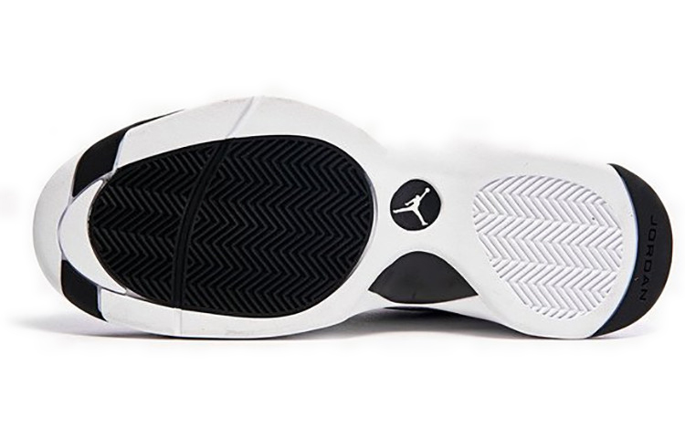 Purchase Air Jordan Team Showcase "Argent Métallique" CD4150-100
