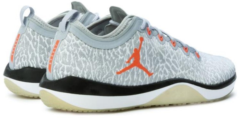 Kasut Latihan Air Jordan 1 Low 'Wolf Grey' 845403-103 Lookbook Kasut Latihan Air Jordan 1 Low 'Wolf Grey' 845403-103