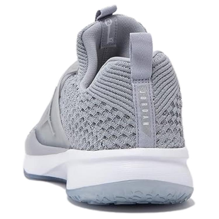 Lookbook エアジョーダントレーナー2 FK ウルフグレー 921210-005