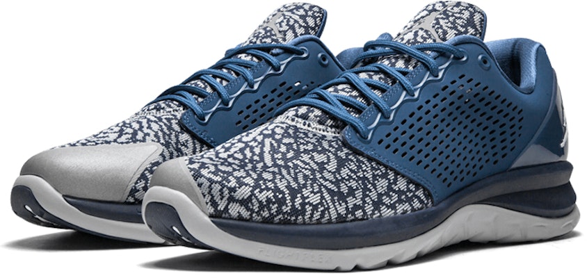 에어 조던 트레이너 ST '프렌치 블루' 820253-403 Lookbook 에어 조던 트레이너 ST '프렌치 블루' 820253-403