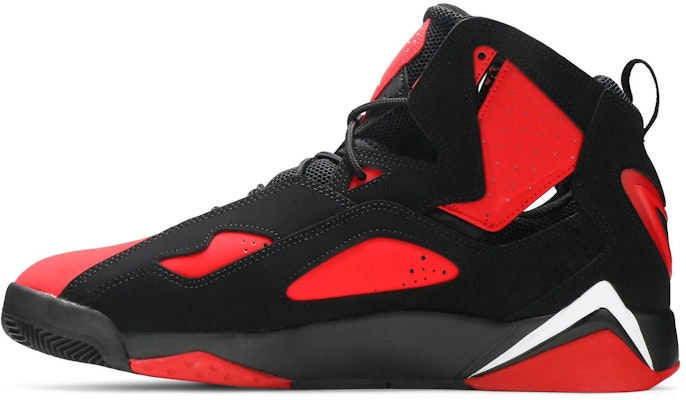 Air Jordan True Flight 'Hitam University Merah' CU4933-001 Lookbook Air Jordan True Flight 'Hitam University Merah' CU4933-001