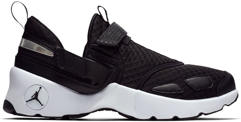 Air Jordan Trunner LX 'Black White Sole' 897992-011