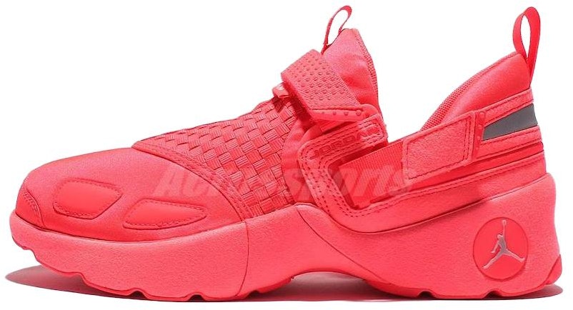 air-jordan-trunner-lx-energy-solar-red-917424-605