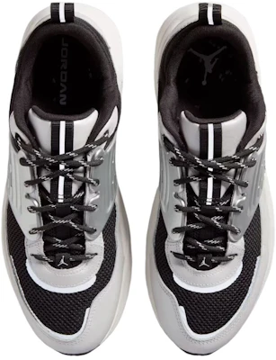 Air Jordan Trunner O/S ''Photon Dust'' Scarpe IB3722-010 Lookbook Air Jordan Trunner O/S ''Photon Dust'' Scarpe IB3722-010