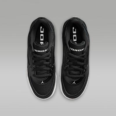 Shop Air Jordan 黑色/深煙灰色/峰白配色 II3792-002