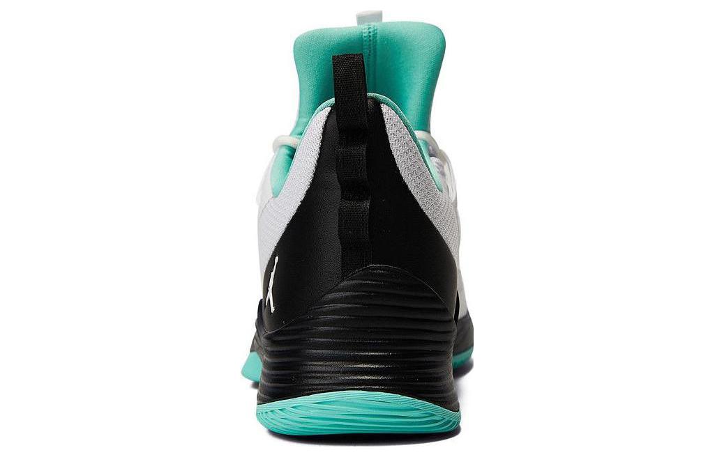 Lookbook エア ジョーダン ウルトラ.フライ 2 Low "ホワイト エメラルドライズ" AH8110-114