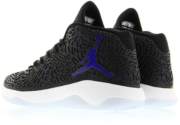 Air Jordan Ultra Fly 'Space Jam' Sepatu Basket Retro 834268-001 Lookbook Air Jordan Ultra Fly 'Space Jam' Sepatu Basket Retro 834268-001