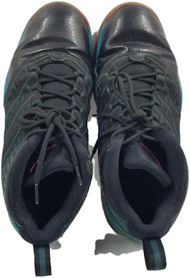 Air Jordan Velocity 黑/融合粉 热带蓝 电橙 688975-025 Lookbook Air Jordan Velocity 黑/融合粉 热带蓝 电橙 688975-025