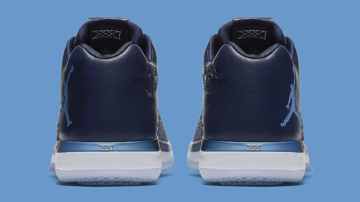 Shop 에어 조던 31 로우 미드나잇 네이비 897564-400