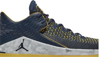 에어 조던 32 로우 미시간 (Air Jordan 32 로우 미시간) AA1256-405 Order 에어 조던 32 로우 미시간 (Air Jordan 32 로우 미시간) AA1256-405