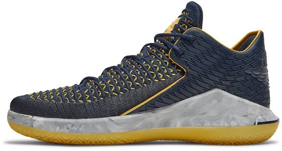 Air Jordan XXXII Low Michigan Sepatu Basket Pria AA1256-405 Lookbook Air Jordan XXXII Low Michigan Sepatu Basket Pria AA1256-405