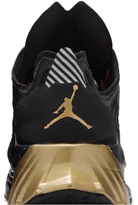 Air Jordan Zoom Trunner Ultimate 'Hitam Emas Metalik' CJ1495-007 Sizing Air Jordan Zoom Trunner Ultimate 'Hitam Emas Metalik' CJ1495-007