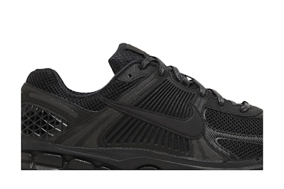 Air Zoom Vomero 5 'Triple Black'