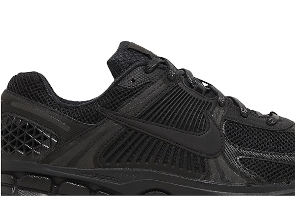 Air Zoom Vomero 5 'Triple Black' BV1358-003 Shop Air Zoom Vomero 5 'Triple Black' BV1358-003