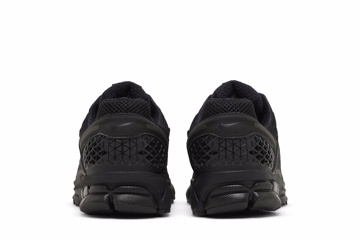 Air Zoom Vomero 5 'Triple Black'