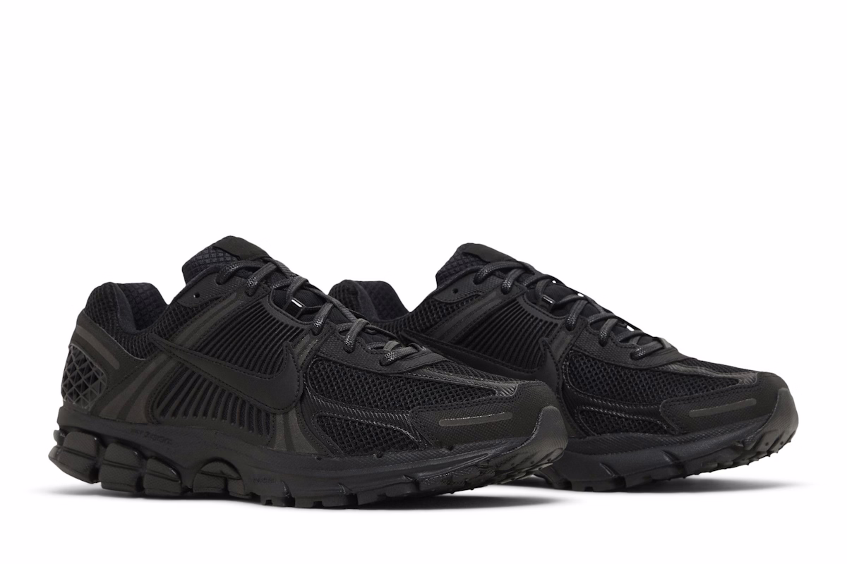 Air Zoom Vomero 5 'Triple Black'