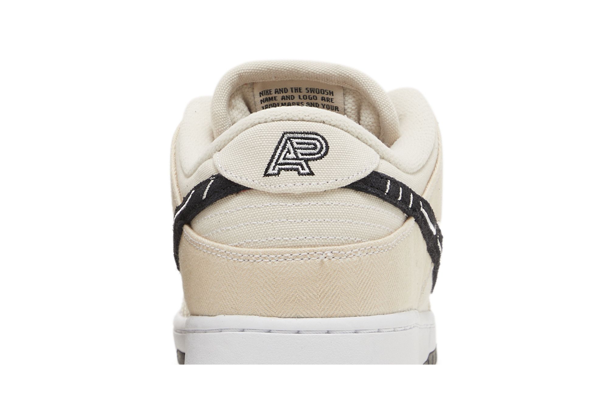 Cheap Albino Preto x Nike SB Dunk Low "化石" FD2627-200