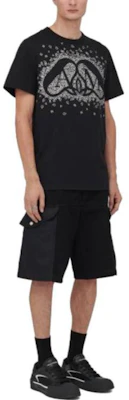 Alexander McQueen Camiseta Negra de Cuello Redondo con Estampado Gráfico. 776349-QTAAP-0520 Details for Alexander McQueen Camiseta Negra de Cuello Redondo con Estampado Gráfico. 776349-QTAAP-0520