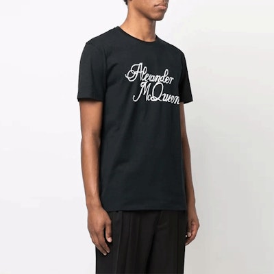 알렉산더 맥퀸 블랙 로고 프린트 크루넥 티셔츠. 687714-QSZ86-0901 Purchase 알렉산더 맥퀸 블랙 로고 프린트 크루넥 티셔츠. 687714-QSZ86-0901