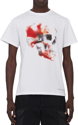 Alexander McQueen Kemeja-T Putih Cetakan Tengkorak Terselindung. 776336-QTAAL-0961 Lookbook Alexander McQueen Kemeja-T Putih Cetakan Tengkorak Terselindung. 776336-QTAAL-0961