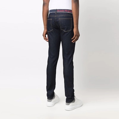 Alexander McQueen 修身款深藍牛仔褲 附實心標誌腰帶 642574-QSY48-4142 Purchase Alexander McQueen 修身款深藍牛仔褲 附實心標誌腰帶 642574-QSY48-4142