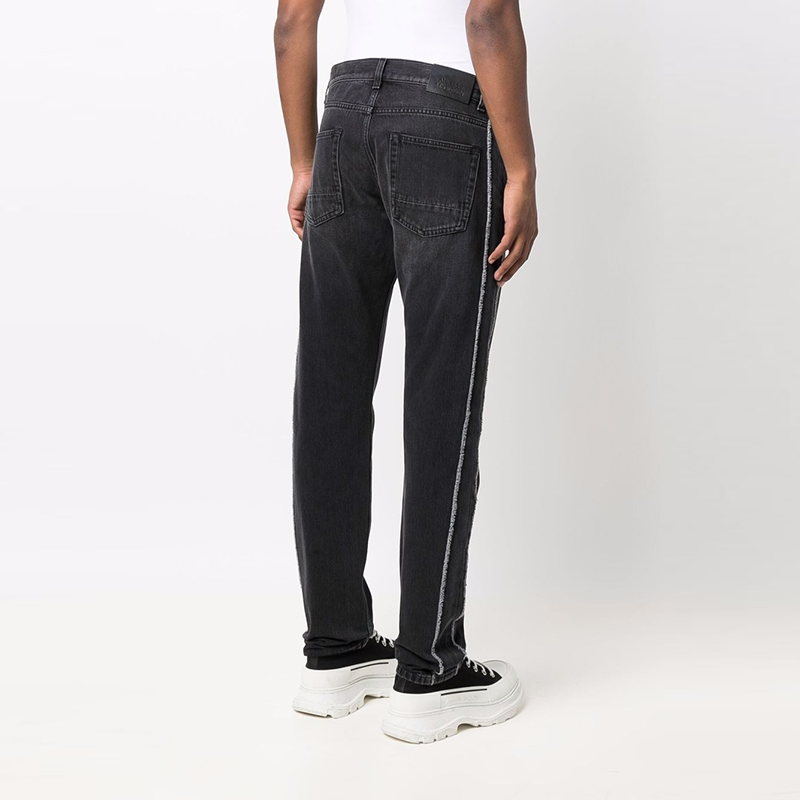 Purchase Alexander McQueen SS22 Celana Jeans Katun Hitam Arang. 677771-QSY14-1001