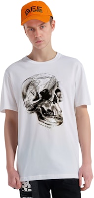 Alexander McQueen Kemeja-T Putih Longgar Cetakan Tengkorak Lelaki. 776326-QTAAV-0909 Details for Alexander McQueen Kemeja-T Putih Longgar Cetakan Tengkorak Lelaki. 776326-QTAAV-0909