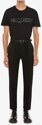 Alexander McQueen Kaos Hitam Logo Bordir Leher O-Crew 649876-QQZ56-0901 Shop Alexander McQueen Kaos Hitam Logo Bordir Leher O-Crew 649876-QQZ56-0901