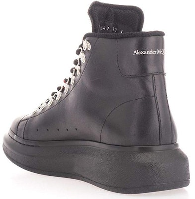Alexander McQueen Sepatu Boot Kulit Anak Sapi 'Black' 604247WHRWA1000 Shop Alexander McQueen Sepatu Boot Kulit Anak Sapi 'Black' 604247WHRWA1000
