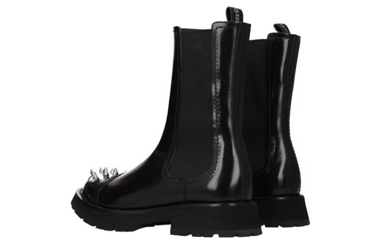 Shop Alexander McQueen Botas Chelsea 'Cuero con Tachuelas Negras' 705082WIC641081