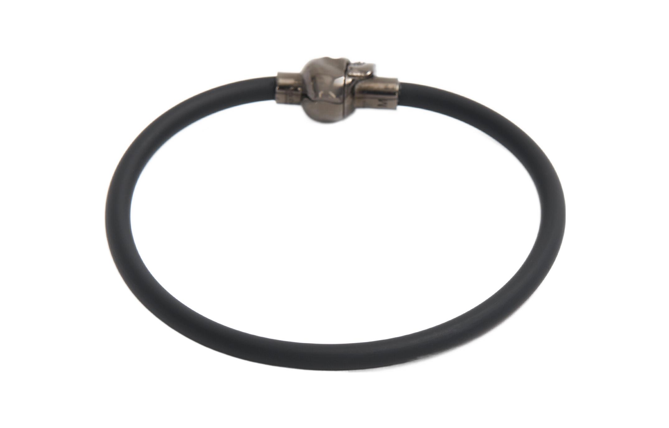 Lookbook アレキサンダー・マックイーン クラシック スカル ブラック ブラス ブレスレット ユニセックス 7058461AAJJ1000