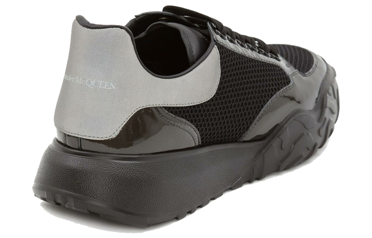 Shop Alexander McQueen亞歷山大·麥昆 Court Trainer 皮革 亞歷山大·麥昆 納帕 系帶運動 低筒 跑步鞋 男款 黑色