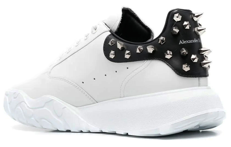 Lookbook Alexander McQueen Court Trainer ''Borchiato - Bianco Nero'' 705808WICD59089